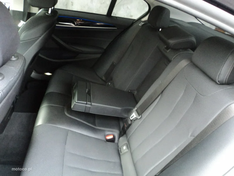 BMW Seria 5 G30 520 8