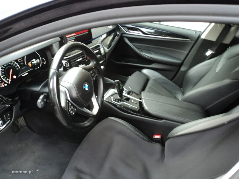 BMW Seria 5 G30 520 10