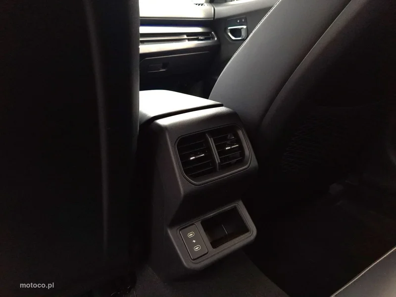 Kia K4 22