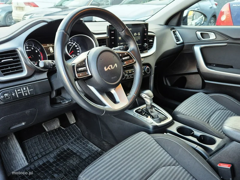 Kia Nowy Ceed 9
