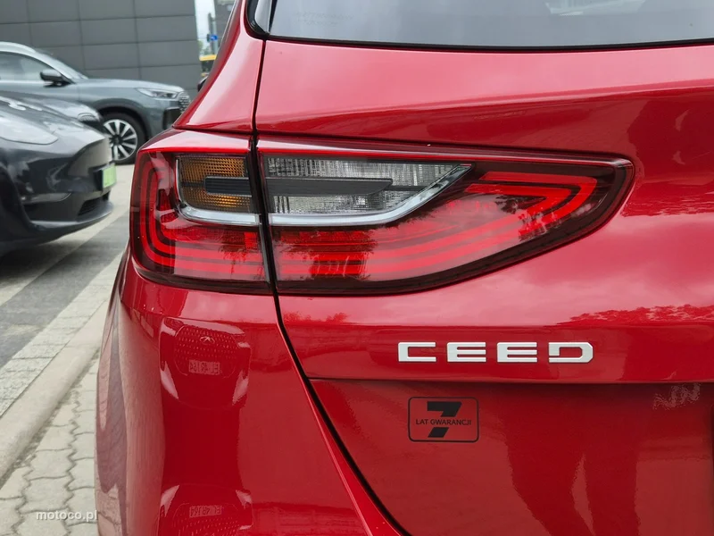 Kia Nowy Ceed 18