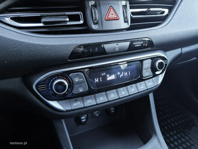 Hyundai i30 24