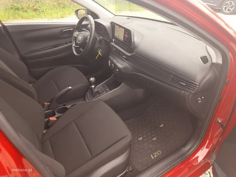 Hyundai i20 24