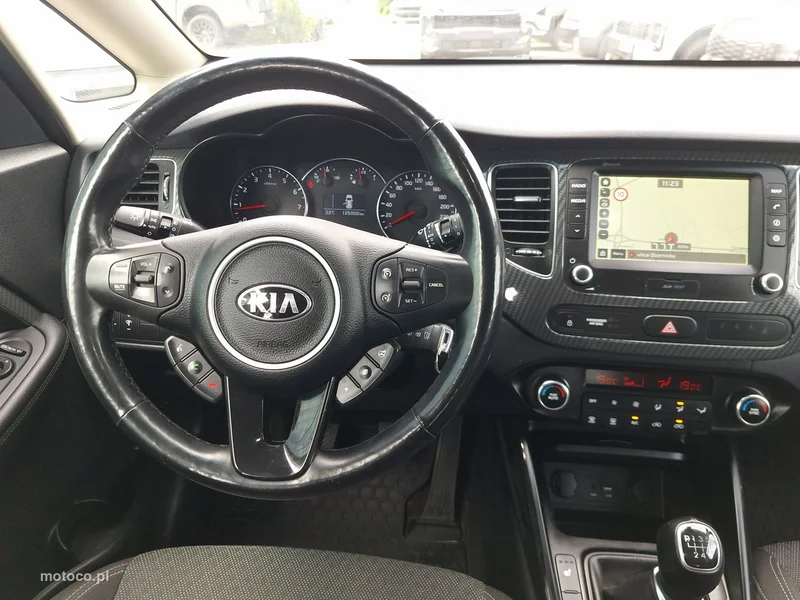 Kia Carens 12