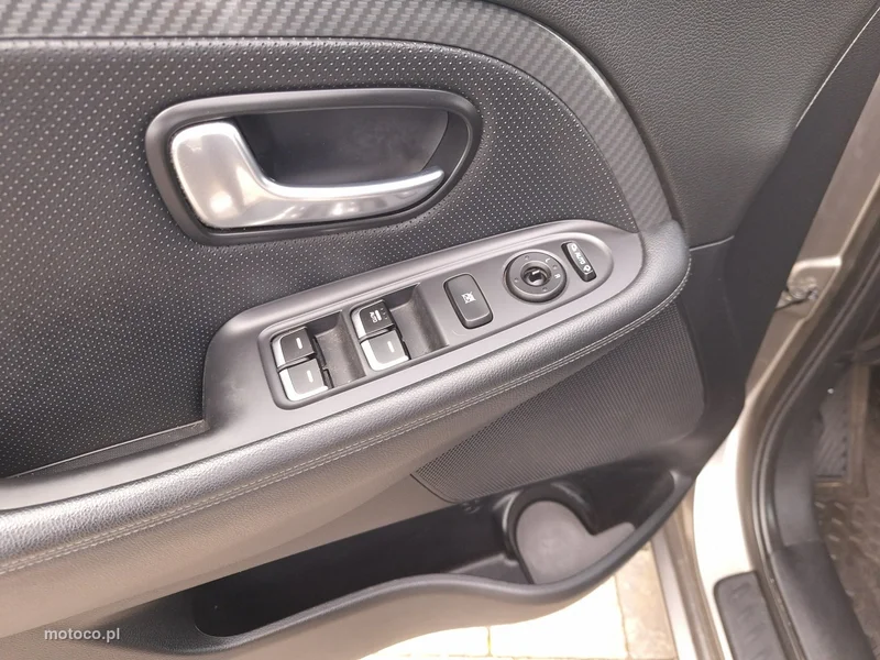Kia Carens 13