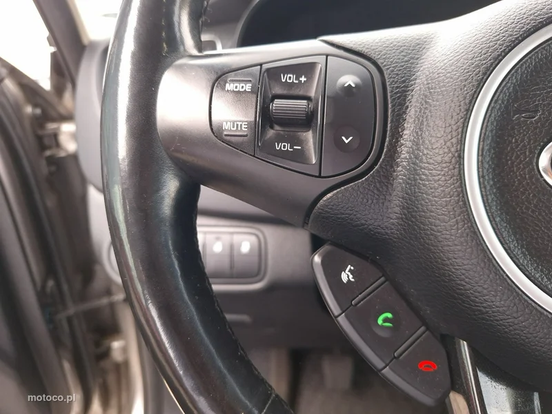 Kia Carens 16