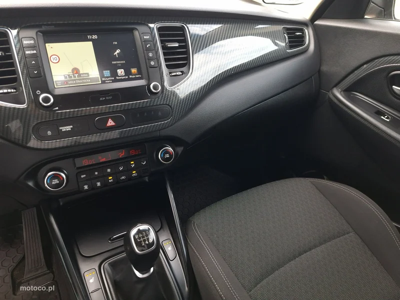 Kia Carens 17