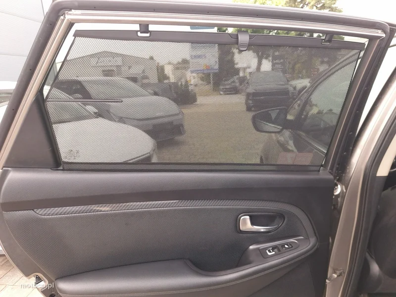 Kia Carens 24