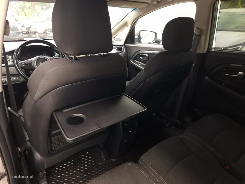 Kia Carens 25