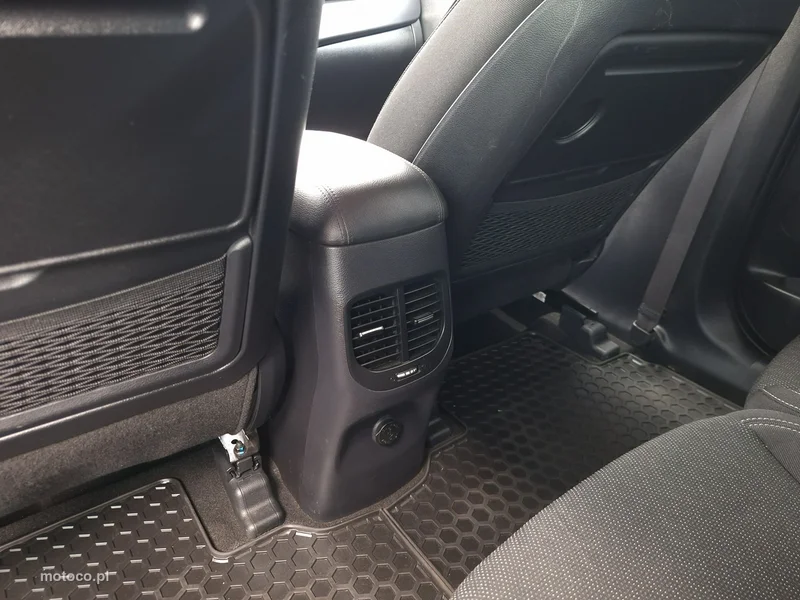 Kia Carens 26