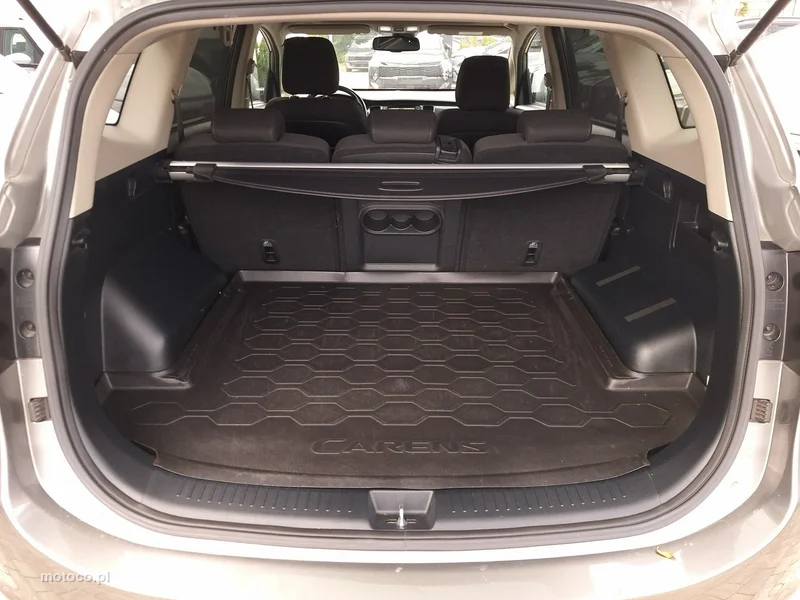 Kia Carens 27