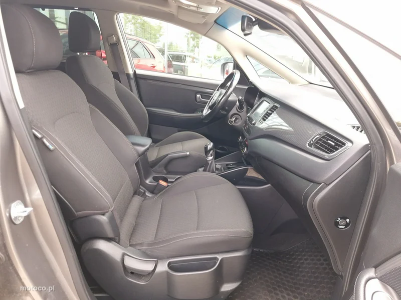 Kia Carens 30