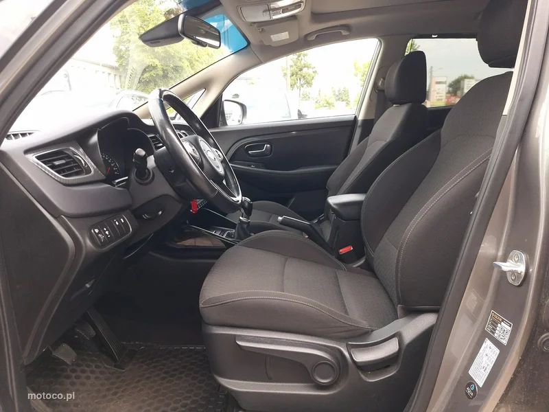Kia Carens 10