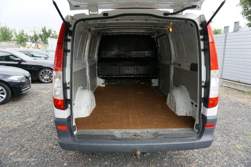 Mercedes-Benz Vito 12