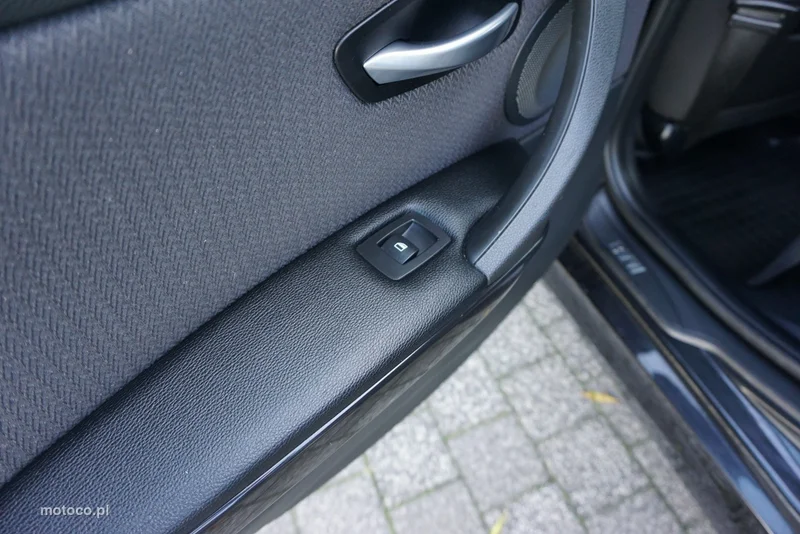BMW Seria 3 E90 320 11