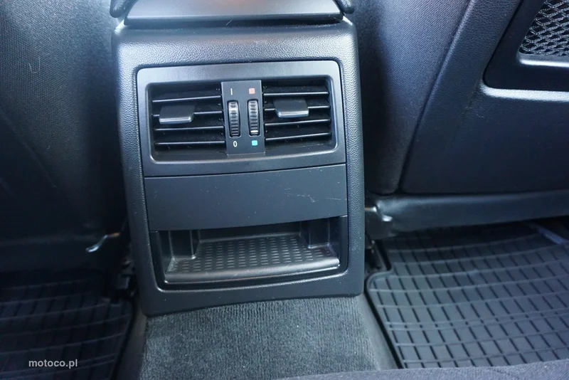 BMW Seria 3 E90 320 13