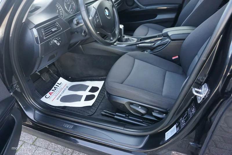 BMW Seria 3 E90 320 10