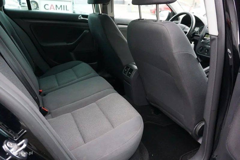 Volkswagen Golf VI 12