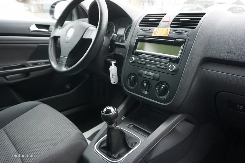 Volkswagen Golf VI 14