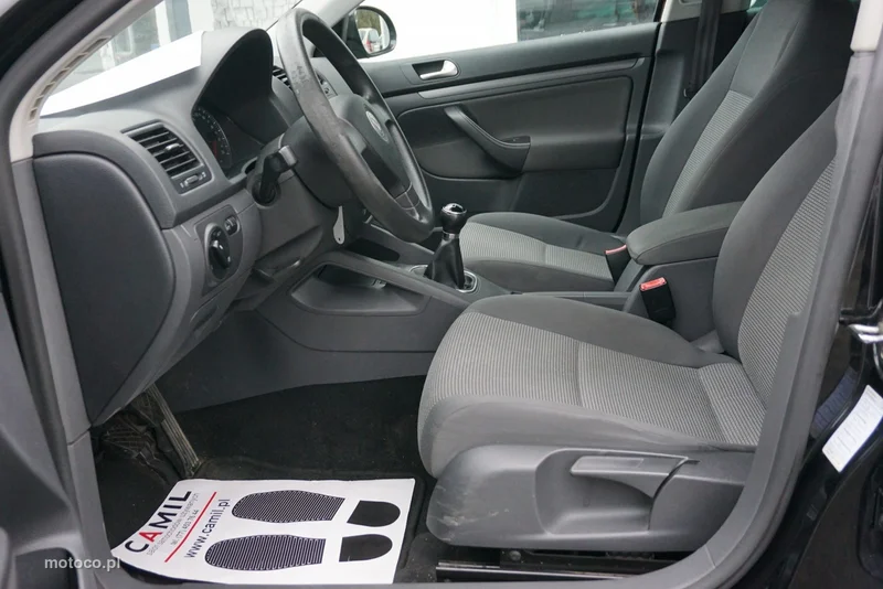 Volkswagen Golf VI 9