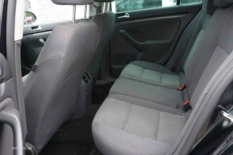 Volkswagen Golf VI 10