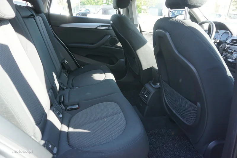 BMW X1 F48 21