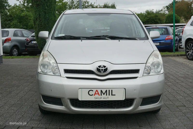 Toyota Corolla Verso 2