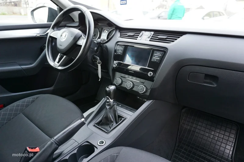 Skoda Octavia III 23