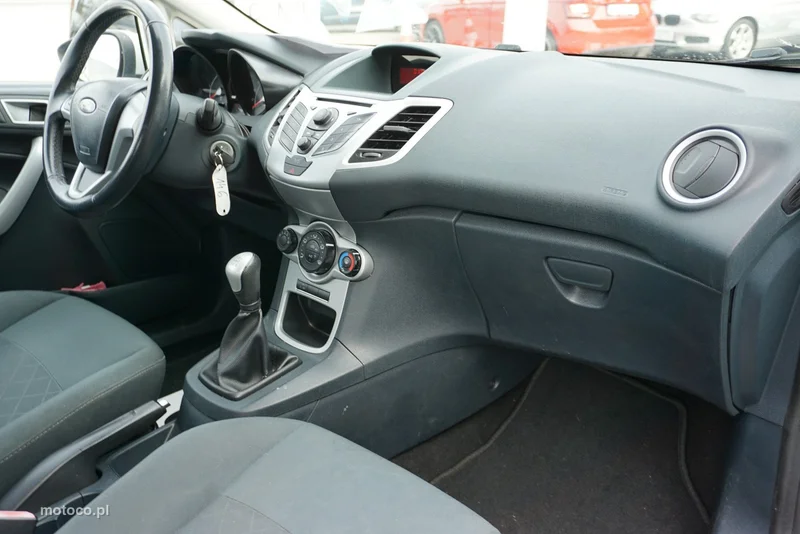 Ford Fiesta VI 12