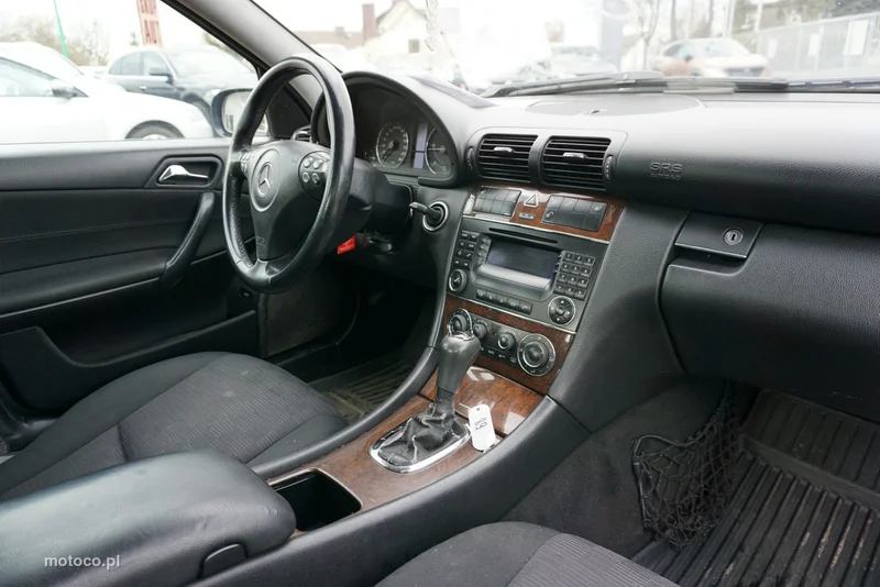 Mercedes-Benz Klasa C W203 C 220 11