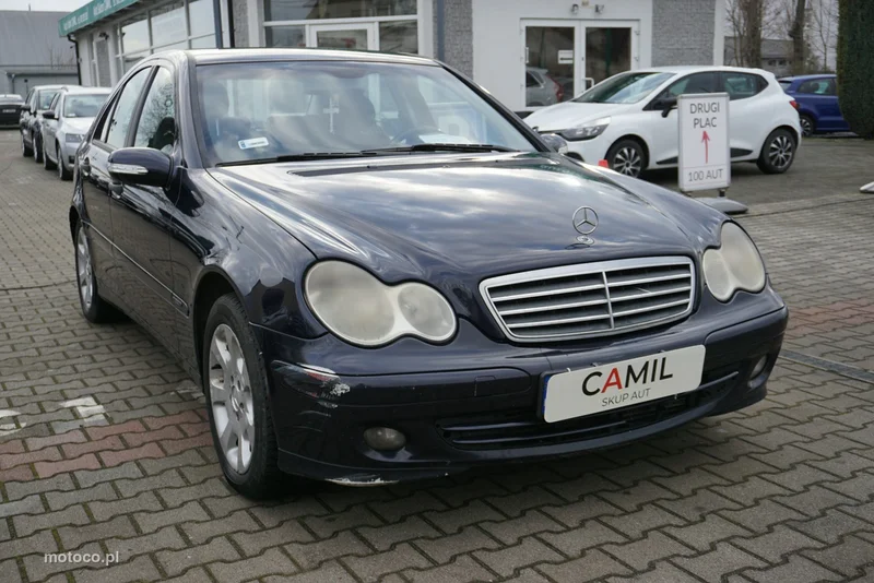 Mercedes-Benz Klasa C W203 C 220 3