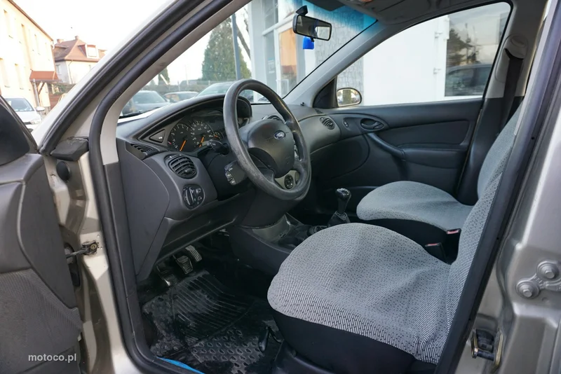Ford Focus II 8