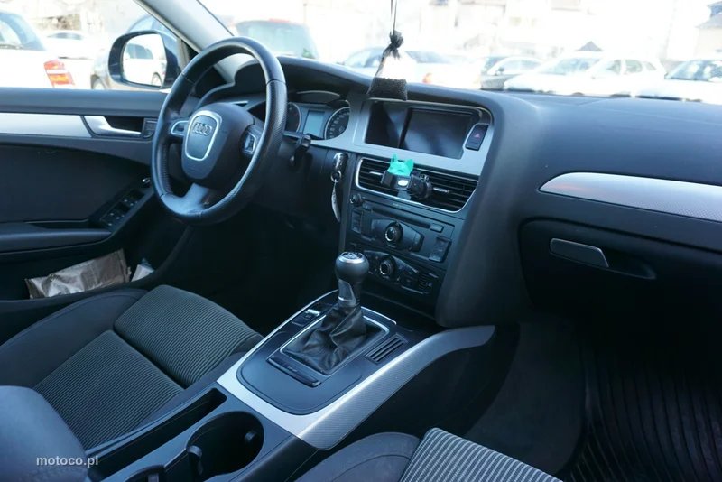 Audi A4 B8 21