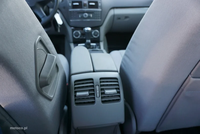 Mercedes-Benz Klasa C W204 C 180 15