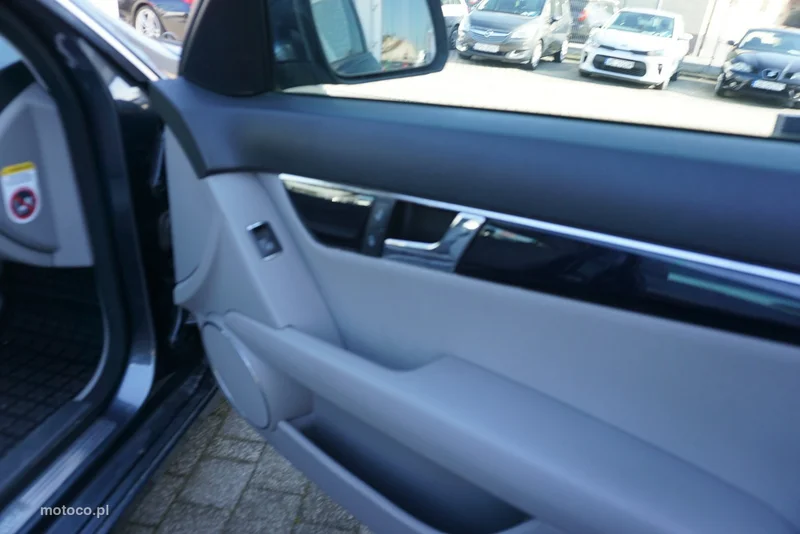 Mercedes-Benz Klasa C W204 C 180 20