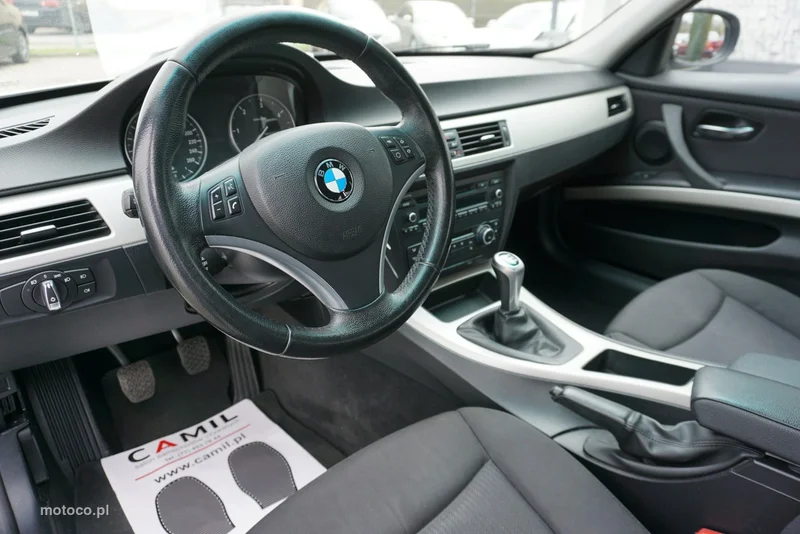 BMW Seria 3 E90 318 11