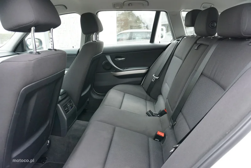 BMW Seria 3 E90 318 12