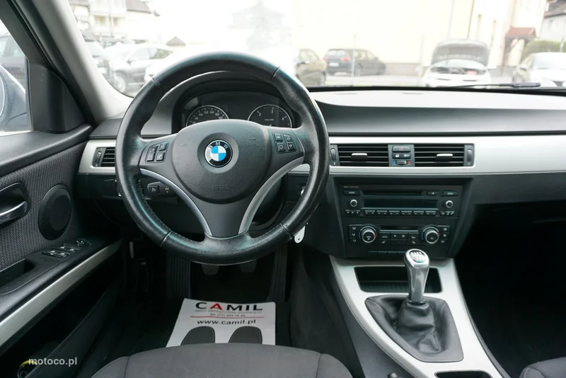 BMW Seria 3 E90 318 15