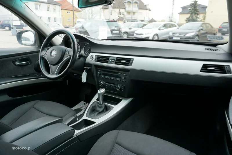 BMW Seria 3 E90 318 21