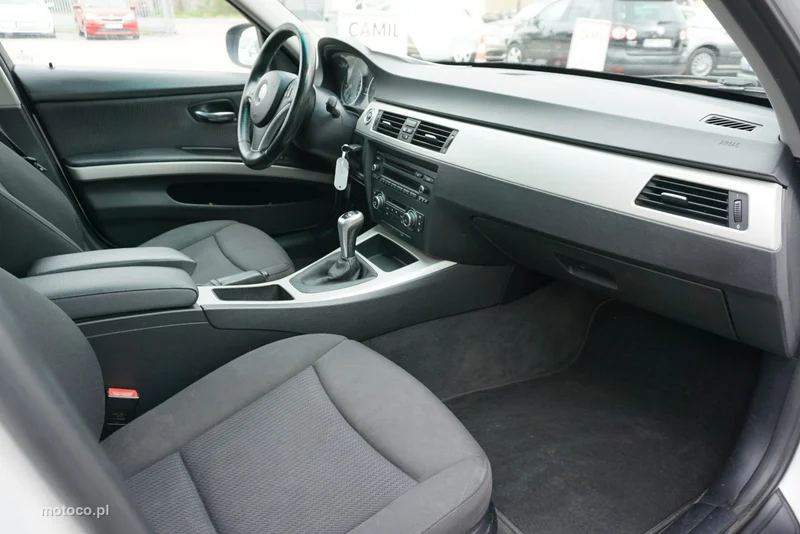 BMW Seria 3 E90 318 22