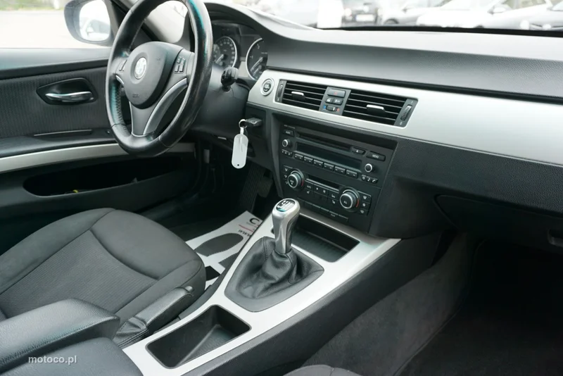 BMW Seria 3 E90 318 23