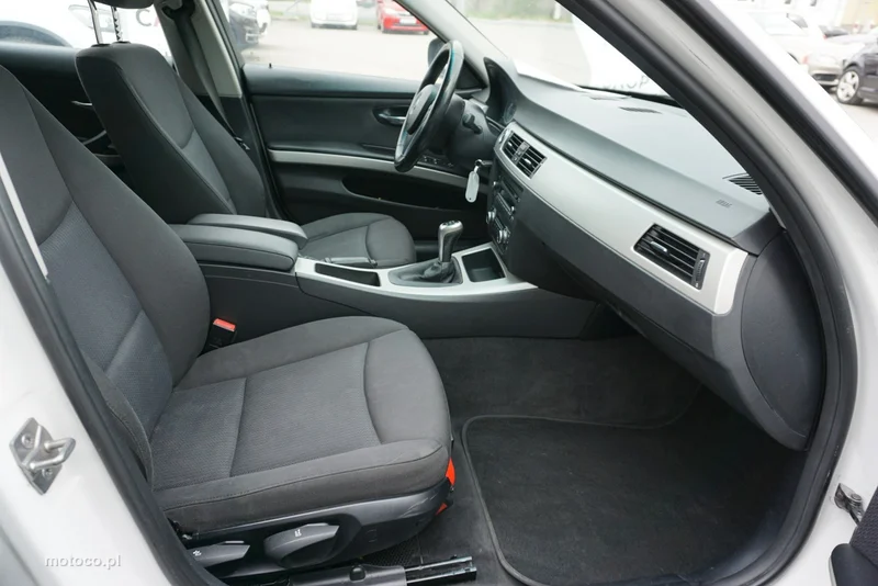 BMW Seria 3 E90 318 24