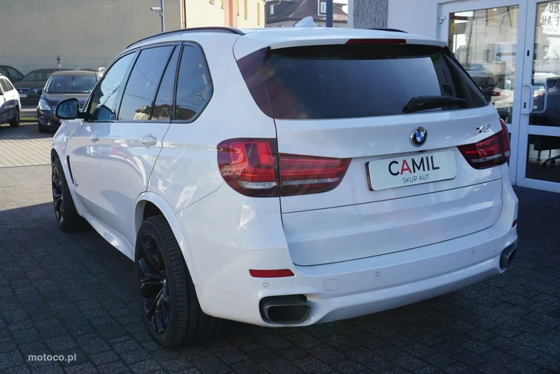 BMW X5 F15 10