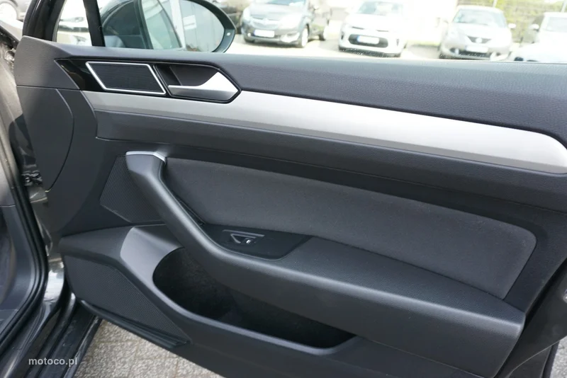 Volkswagen Passat Variant B8 18