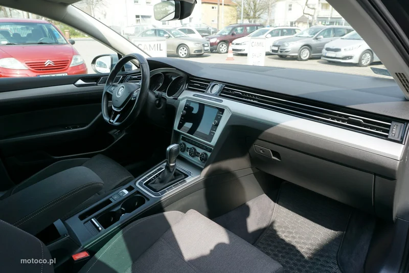 Volkswagen Passat Variant B8 19
