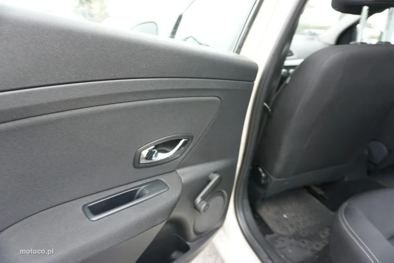 Renault Fluence 12