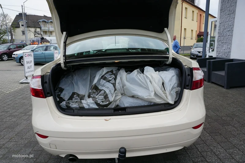 Renault Fluence 16
