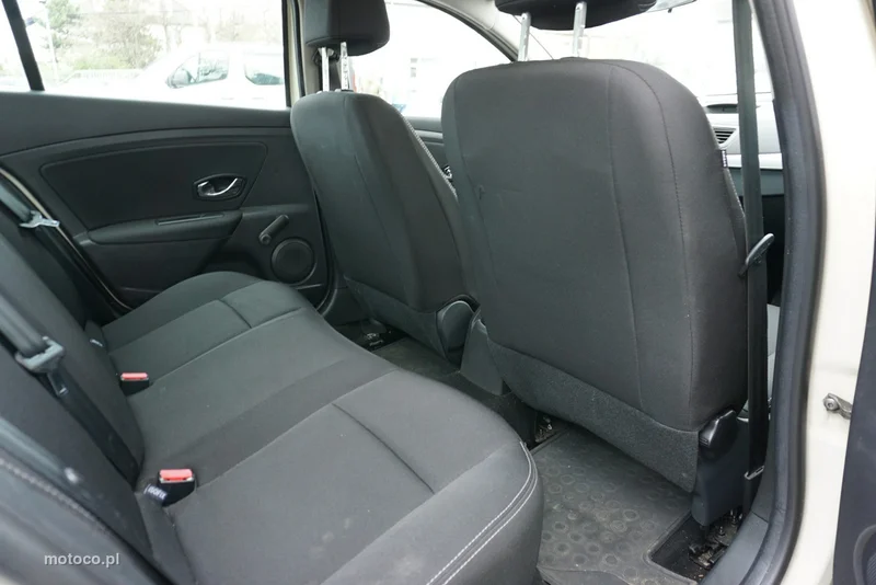 Renault Fluence 17
