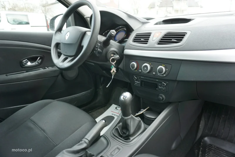 Renault Fluence 19