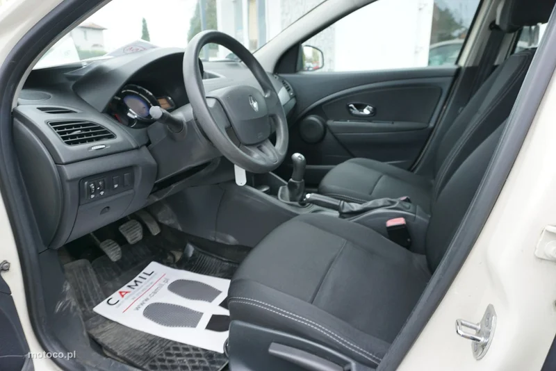 Renault Fluence 8